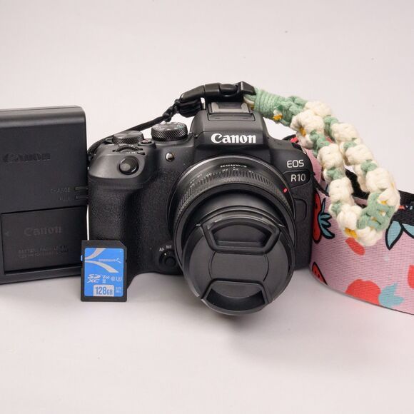 Canon EOS R10 Mirrorless Camera with RF-S 18-45  f/4.5-6.3 IS STM Lens - Picture 1 of 7
